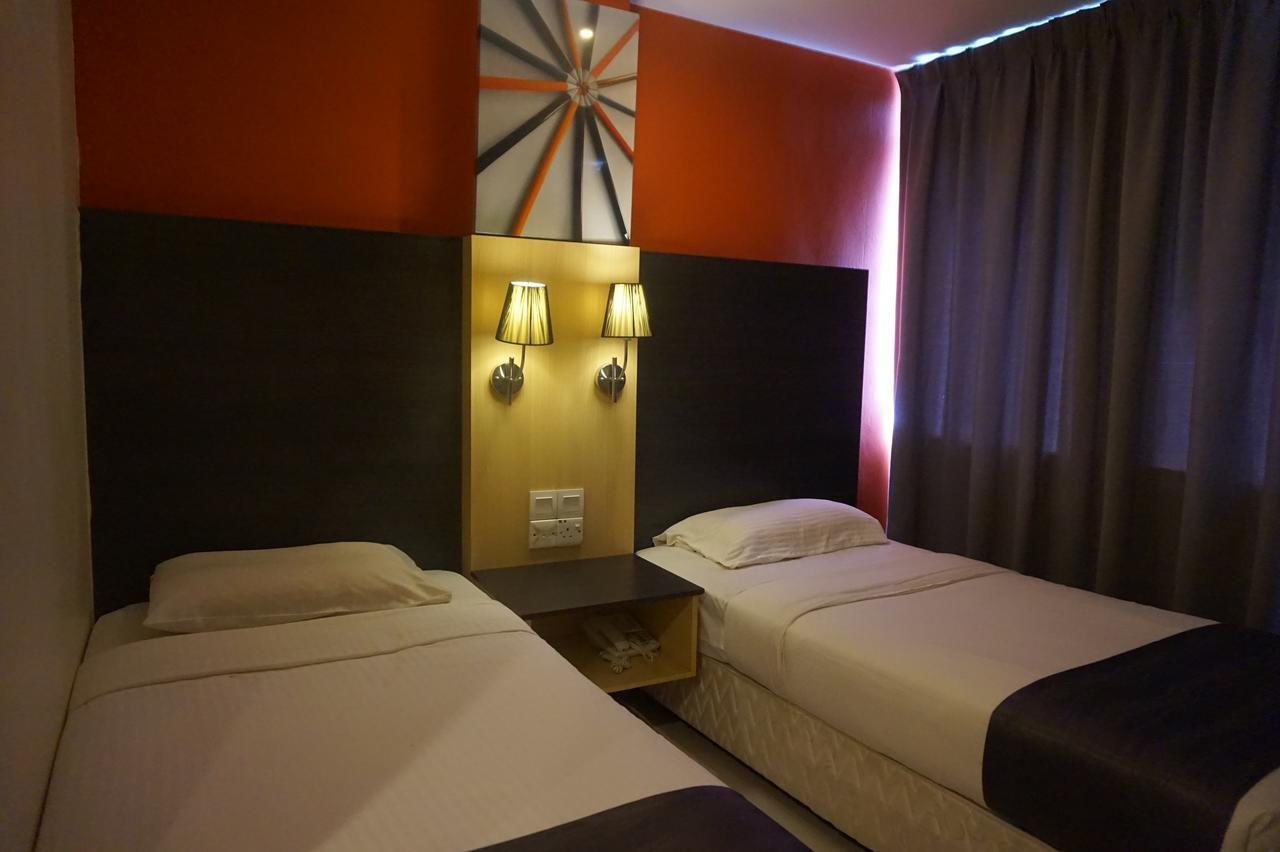 โอโย 786 เดอะ ซิตี้ไลต์ โฮเต็ล Hotel กวนตัน ภายนอก รูปภาพ