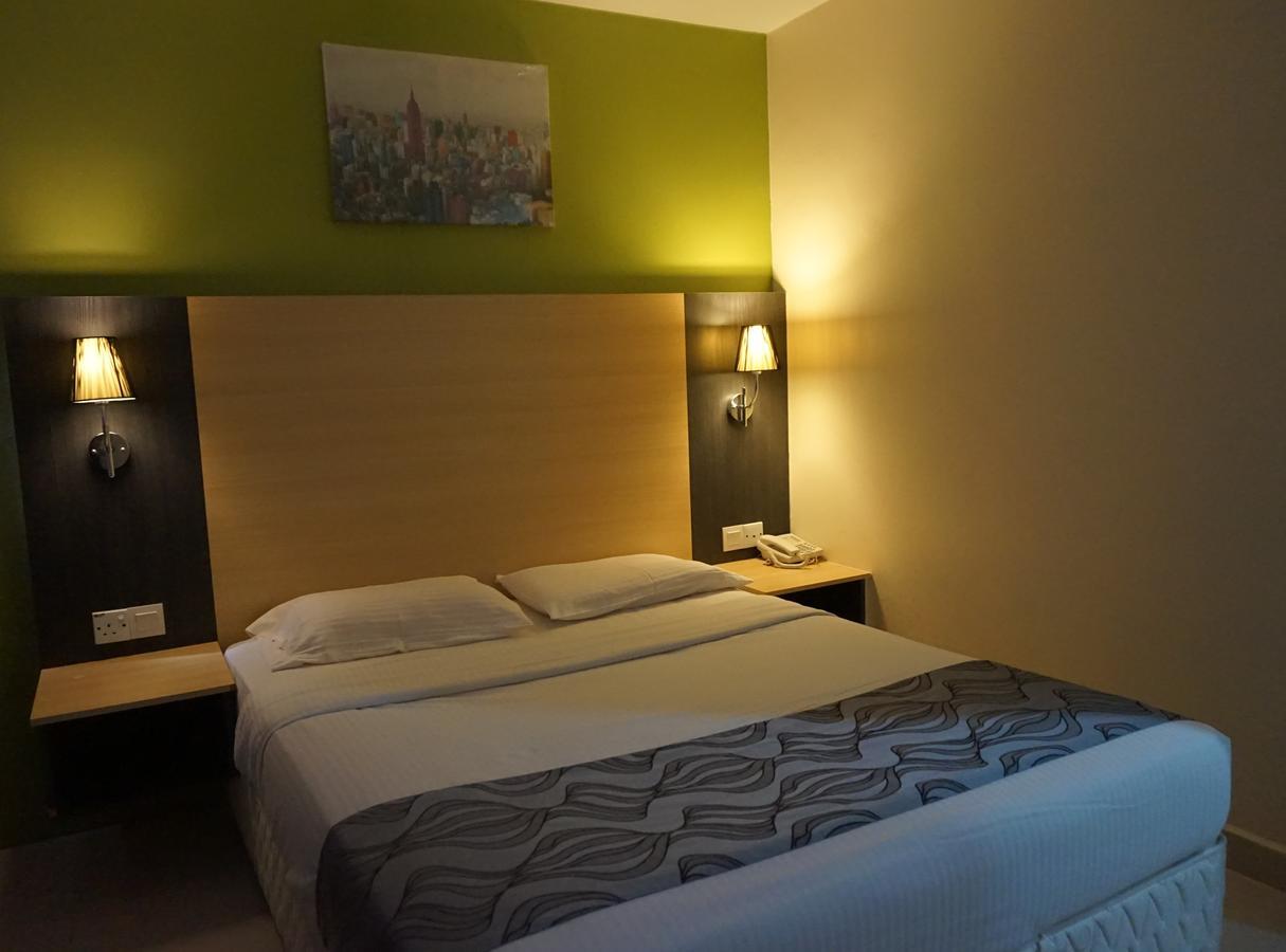 โอโย 786 เดอะ ซิตี้ไลต์ โฮเต็ล Hotel กวนตัน ภายนอก รูปภาพ